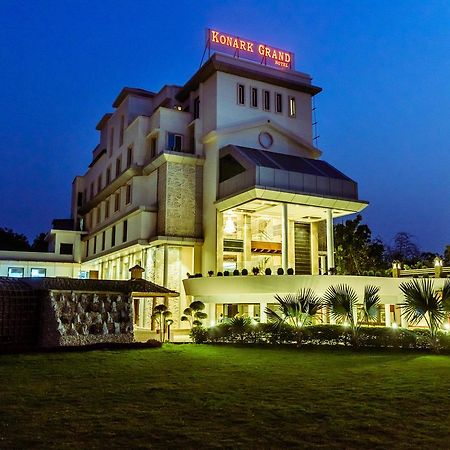 Konark Grand Hotel Mirzāpur Exterior photo