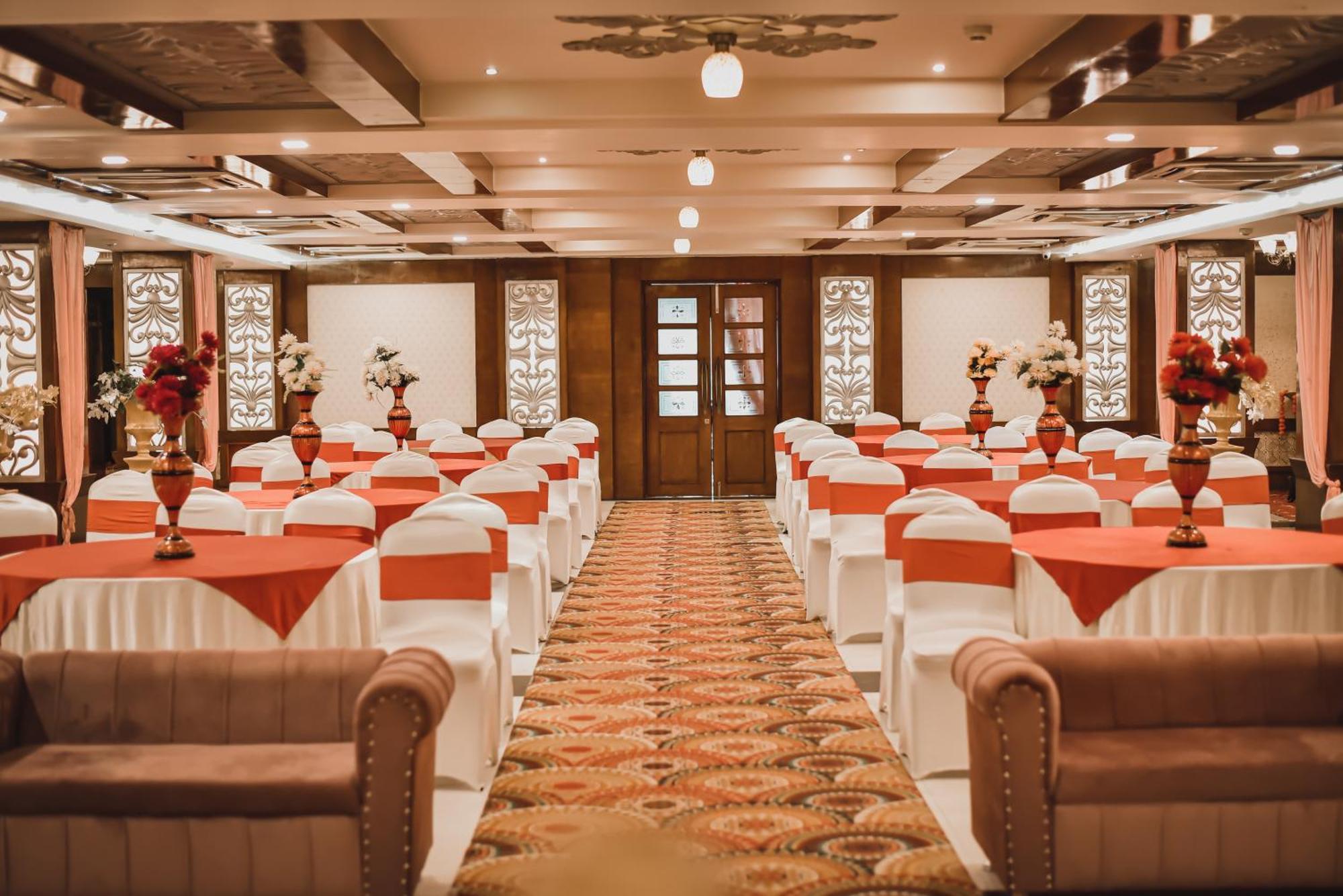 Konark Grand Hotel Mirzāpur Exterior photo